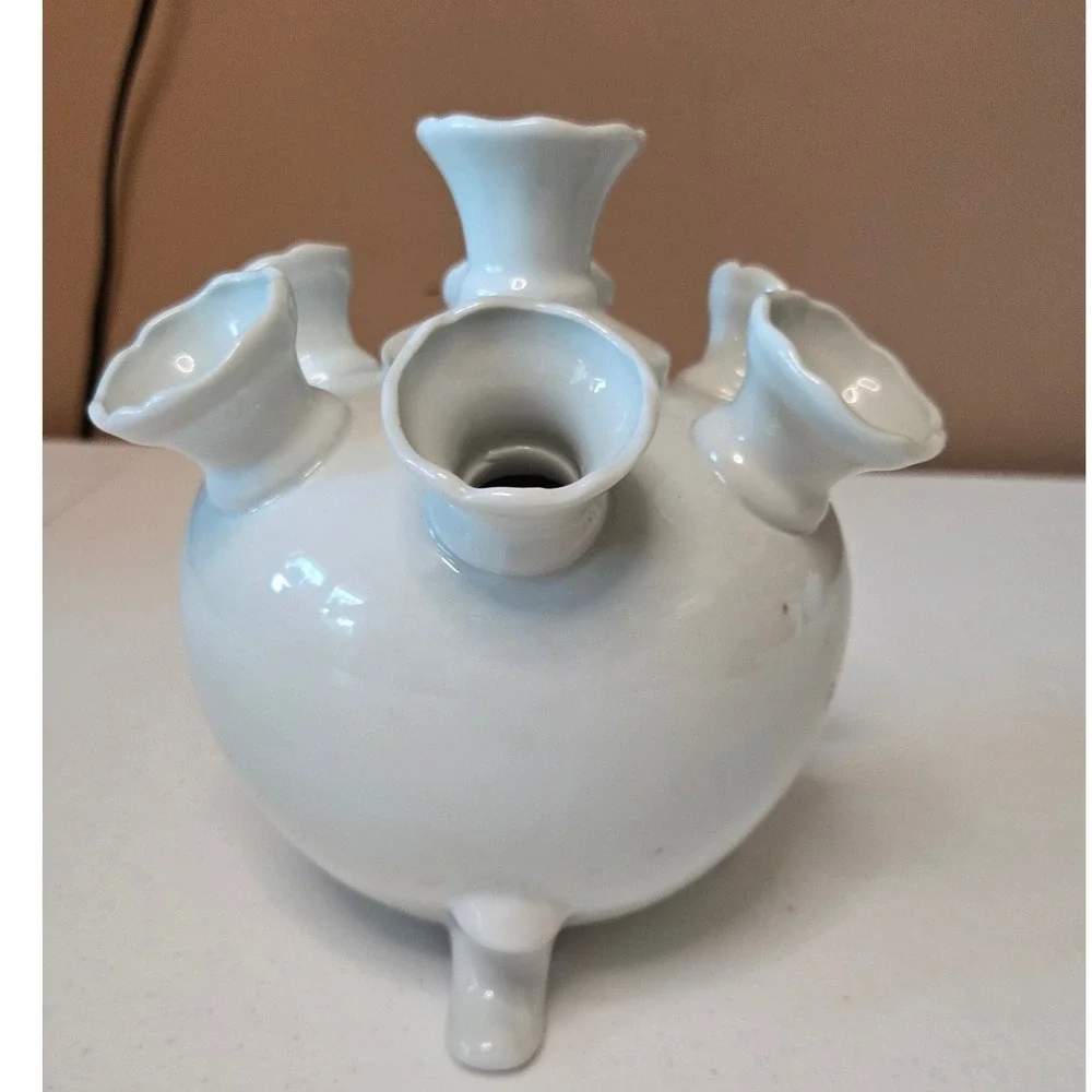 Andrea by Sadek Williamsburg Meadow Flower White Ceramic 7 Spout Vase Frog
